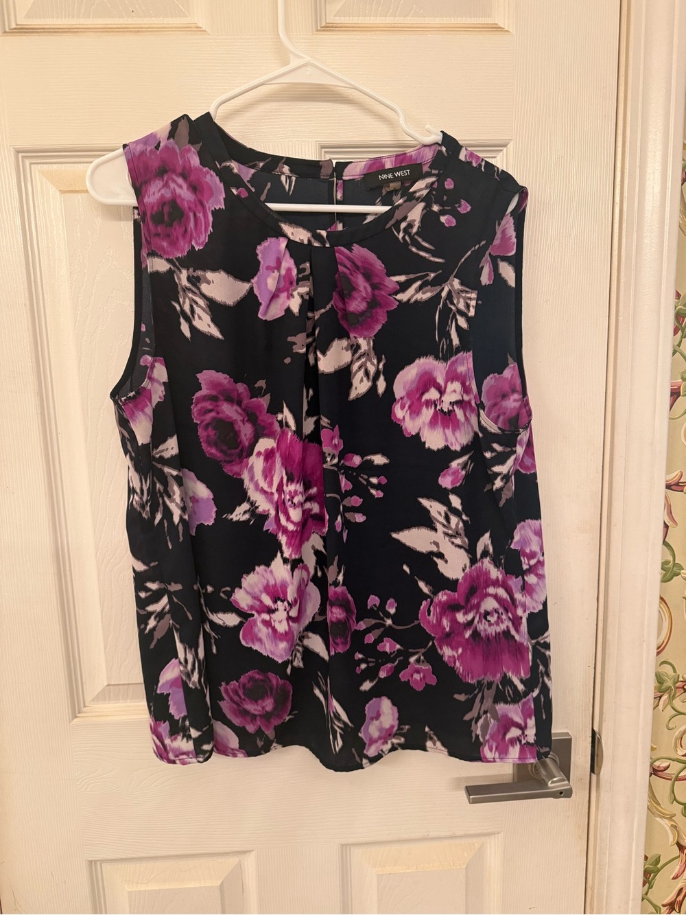 Nine West Women's Navy Floral Sleeveless Blouse - Purple Bloom